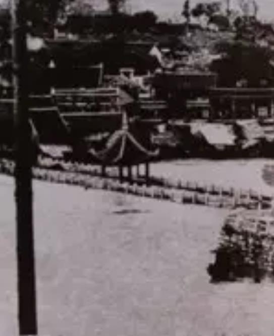 52年贵阳大水，被淹没的甲秀楼浮玉桥