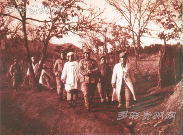 1951年8月,贵州省组建抗美援朝骨科手术队,由贵阳医学院附属医院杨洁泉医师担任队长。
